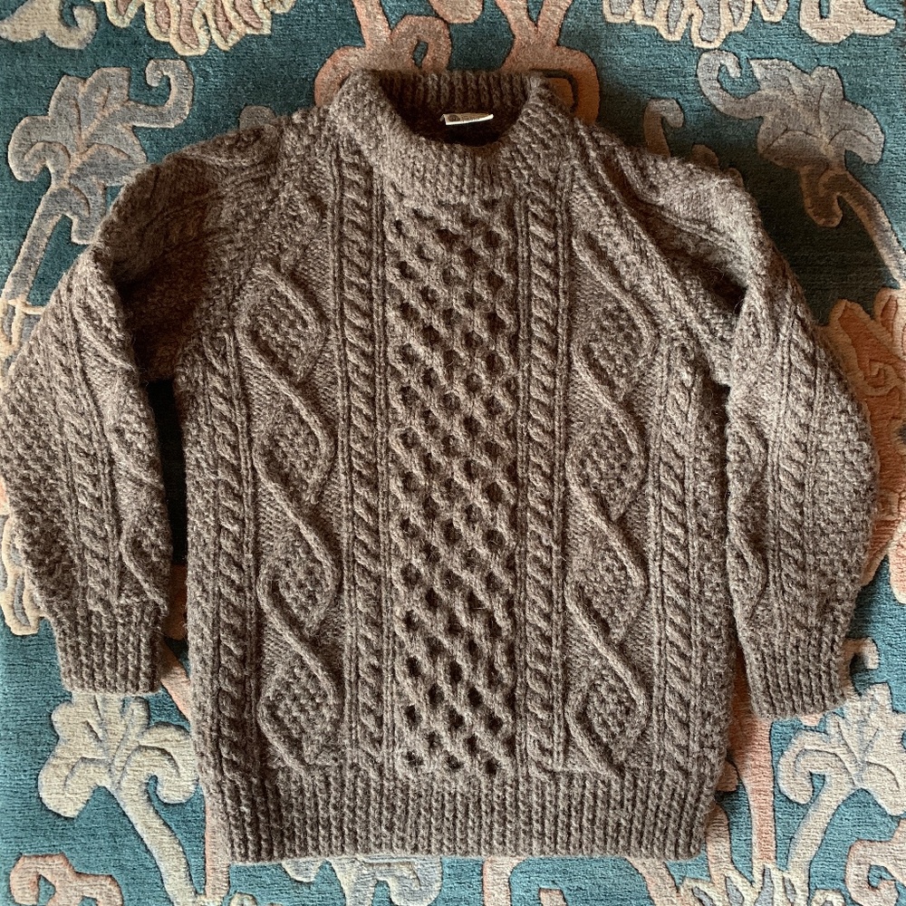 Vintage Irish sweater like new--Women Medium